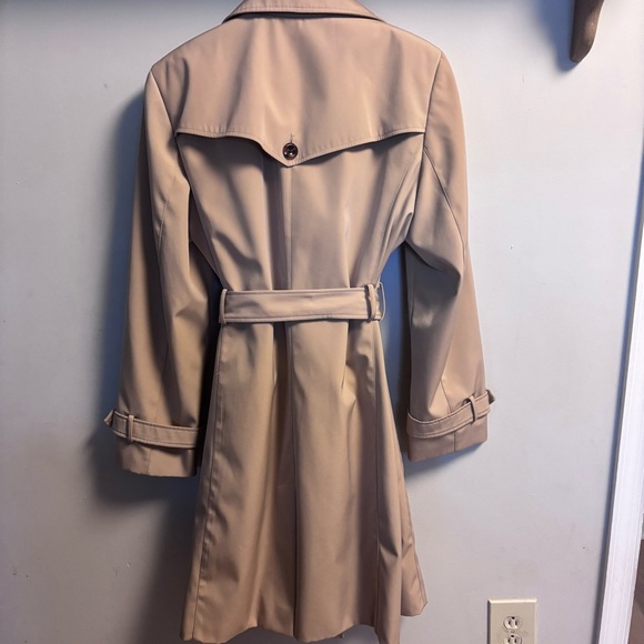 NWOT Calvin Klein Trench Coat 3/4 length. Double breasted with belt and lined. - Picture 3 of 11